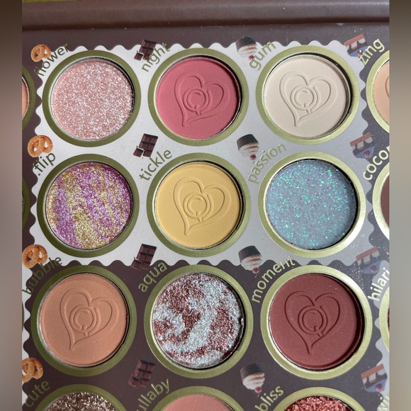 42 colour eyeshadow Chocolate - Picture 4 of 9